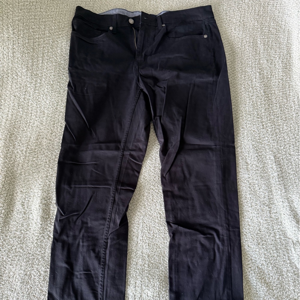 GAP Black Chinos Sleek and Versatile